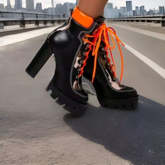 AZALEA WANG MILITARY VIBES CHUNKY HEEL BOOTIE IN CAMO BRAND NWOT WOMEN'S SZ 7 - Picture 2 of 11